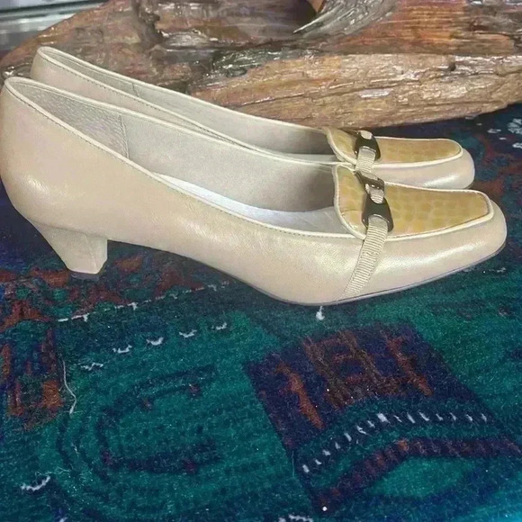 Trotters women’s size 7, beautiful vintage looking shoes. - Picture 4 of 10